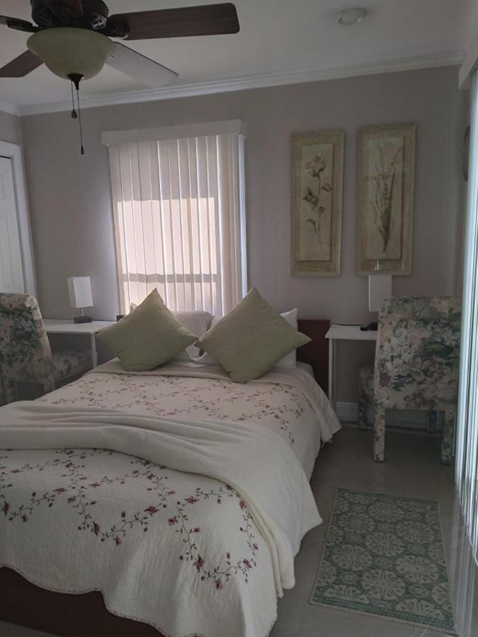 Naples' Hidden Gem Apartment Bagian luar foto