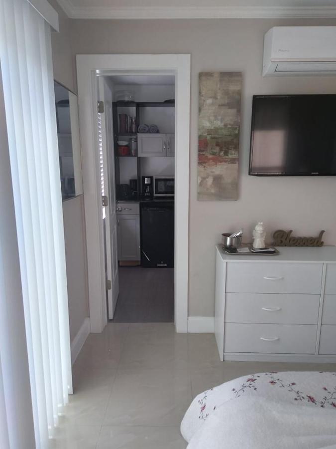 Naples' Hidden Gem Apartment Bagian luar foto