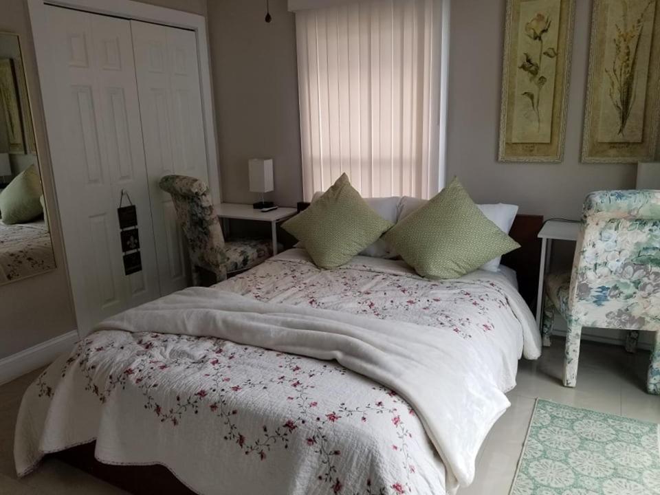 Naples' Hidden Gem Apartment Bagian luar foto